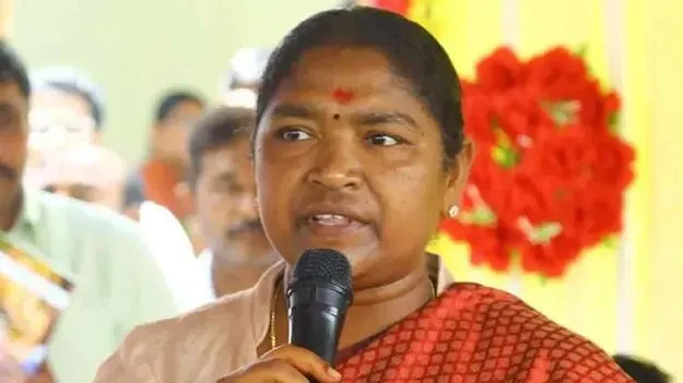 కేటీఆర్ వ్యాఖ్యలు అహంకారానికి నిదర్శనం: సీతక్క కౌంటర్