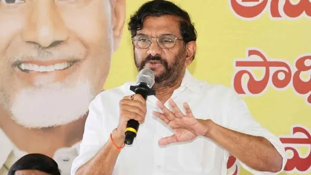 వైసీపీ ధర్నాలను చూసి సొంత నేతలే నవ్వుకుంటున్నారు: సోమిరెడ్డి