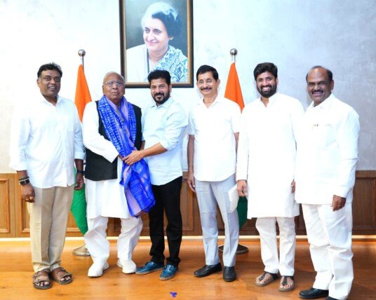 సీ సంక్షేమంపై దృష్టి.. సీఎం రేవంత్‌ను కలిసిన సలహాదారు హనుమంతరావు
