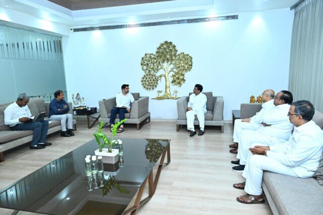 విద్యార్థులకు శుభవార్త.. లోకేష్ సమక్షంలో ఒప్పందం
