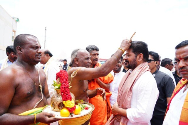 కొడంగల్ బాలాజీ ఆలయ పునర్నిర్మాణానికి సీఎం శంకుస్థాపన