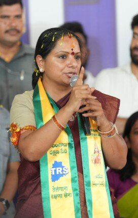 కుత్బుల్లాపూర్‌లో టీఆర్ఎస్‌లో భారీ చేరికలు.. ప్రభుత్వానికి కవిత అల్టిమేటం