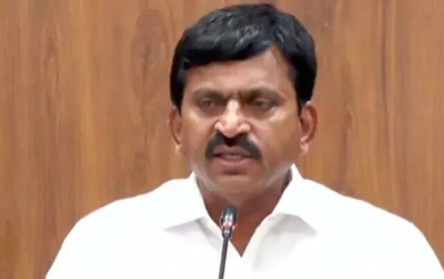 కేటీఆర్‌కు మంత్రి పొంగులేటి సవాల్.. డబుల్ బెడ్రూం ఇళ్లు లేని గ్రామాల్లో బీఆర్ఎస్ ఓట్లు అడగొద్దు
