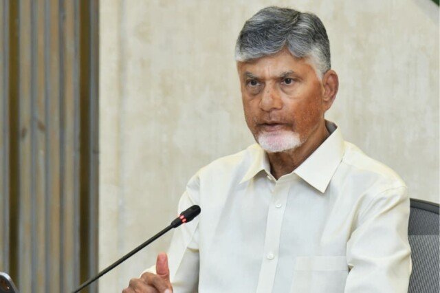 మూడో బిడ్డకు రూ.30 వేలు.. నాలుగో బిడ్డకు రూ.40 వేలు: చంద్రబాబు