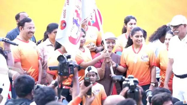 హైదరాబాద్‌లో తలసేమియా రన్.. జెండా ఊపి ప్రారంభించిన నారా భువనేశ్వరి