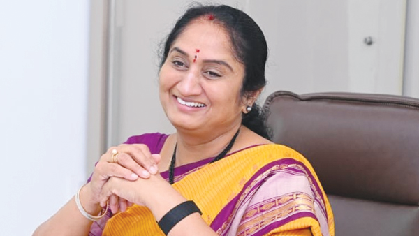 బీసీ విద్యార్థులకు ఉన్నత విద్యే లక్ష్యం: మంత్రి సవిత