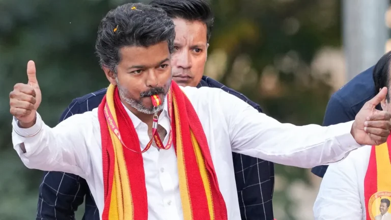 పెరంబూరులో విజయ్ ఘన విజయం