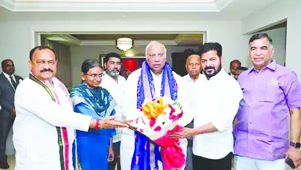 ఖర్గేతో రేవంత్ భేటీ.. పార్టీ బలోపేతంపై కీలక చర్చలు