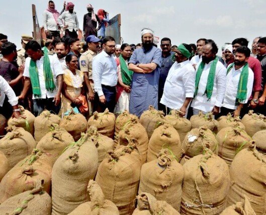 తడిసిన ధాన్యానికీ మద్దతు ధర.. రైతులు ఆందోళన చెందొద్దు: ఉత్తమ్
